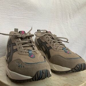 ASICS Gel-1090V2 Womens Sneakers